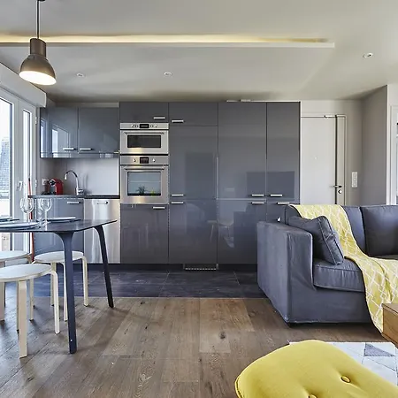 Lumineux Avec Terrasse Apartman