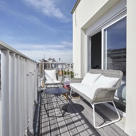 Apartman Lumineux Avec Terrasse *